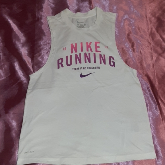 Oversized Nike running tank - Picture 2 of 7